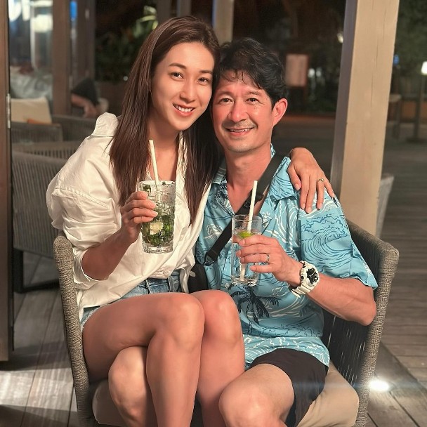 锺嘉欣甜享第一次!和老公出走马尔代夫过二人世界