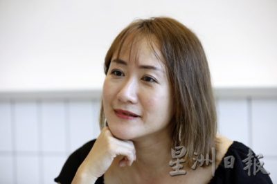 【食阁吊花场:歌手篇】我在吊花场唱歌的日子……收入全靠打赏,有吊花就有钱