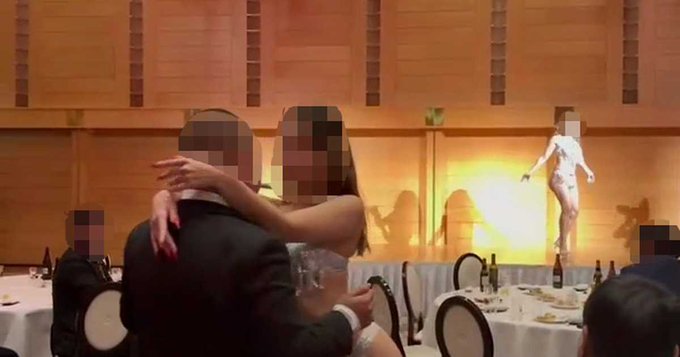日本自民党恳亲会变酒店场!全场辣妹艳舞玩色色游戏 网友看傻眼