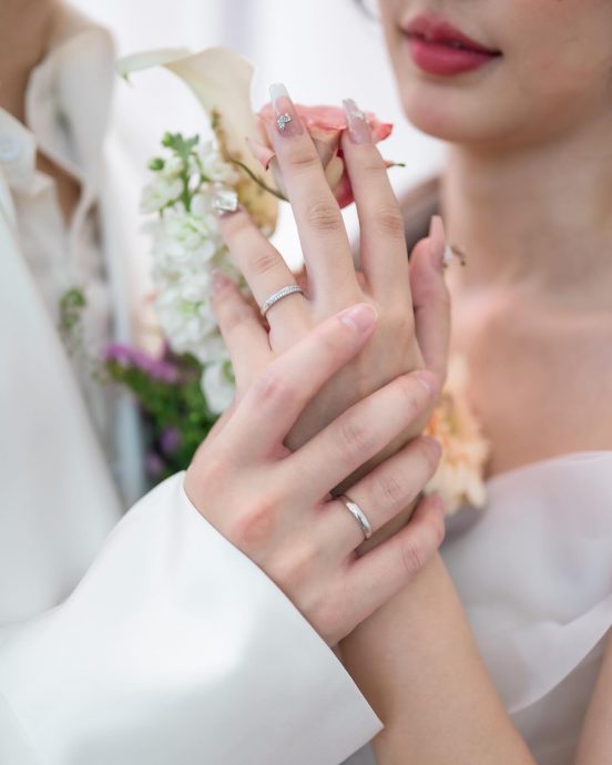笑言“没想到我们真的走到这一步” 刘界辉和女友完成结婚注册