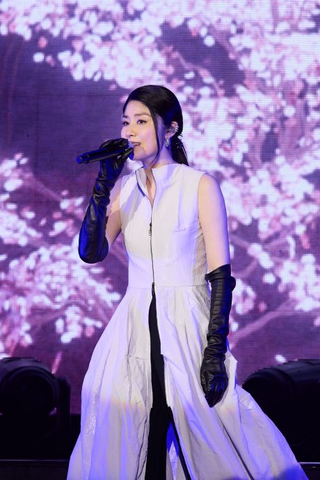 自爆在马机场“边开边吃”榴梿经历 陈慧琳开心结束2场演出:可以狂吃榴梿啦