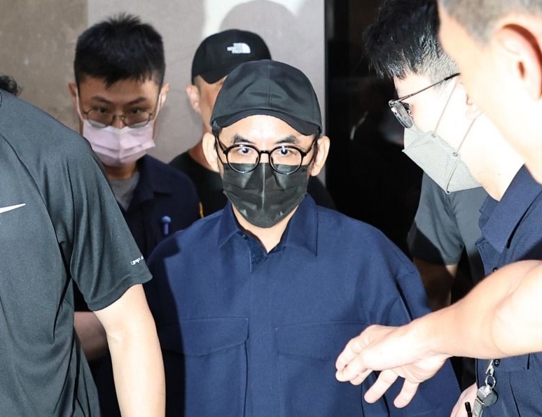 挨告涉性骚再出庭 黄子佼憔悴现身