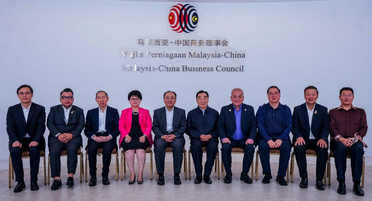 吴添泉:随着马中“两国双园”成功冀进一步扩大和设立更多双边产业园区合作