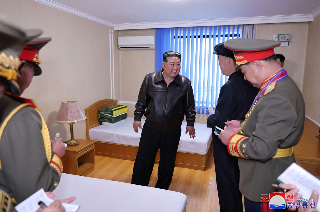 周边政军形势不稳定 金正恩称必要做好战争准备