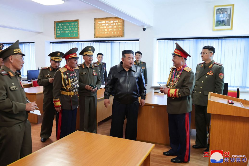 周边政军形势不稳定 金正恩称必要做好战争准备