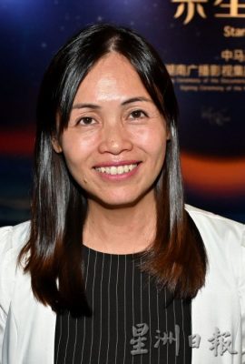 张庆信:谈繁星在上(另有中国大使文)