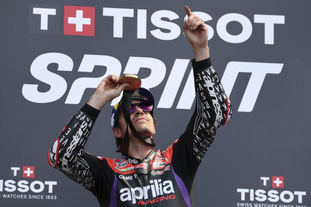美国站MotoGP|先破纪录摘杆再夺冲刺赛冠军 维纳勒斯傲视全场