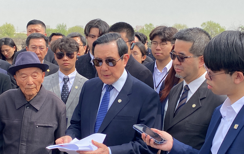 马英九在北京参观抗日纪念馆