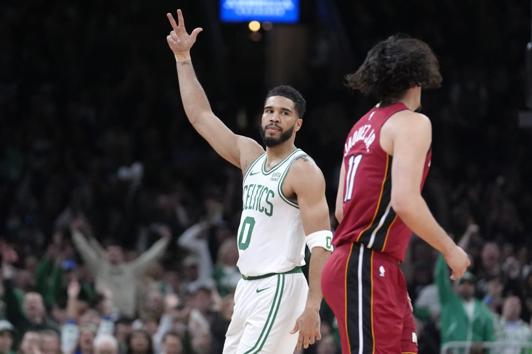 NBA季后赛首轮第一战发威 东西部前4种子全告捷