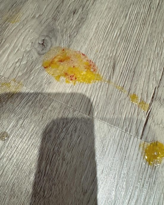 10个月大女儿误吞别针线丢命 许维恩吓疯认最失败父母