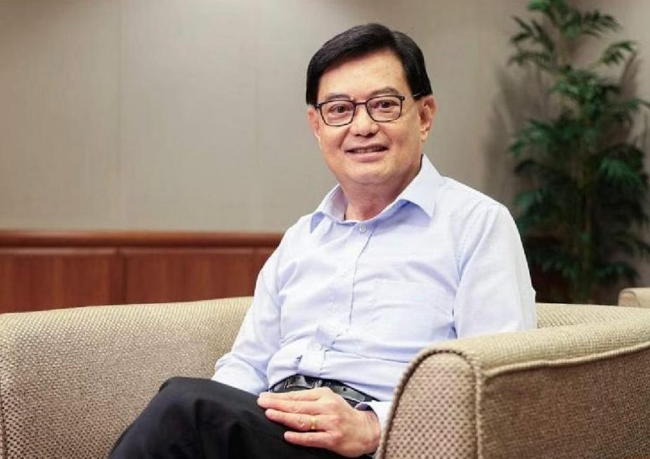 王瑞杰:李显龙通晓金融经济是新加坡一大优势