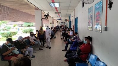 HKL增医护人员缩短等待时间“绿区病人须等120分钟”