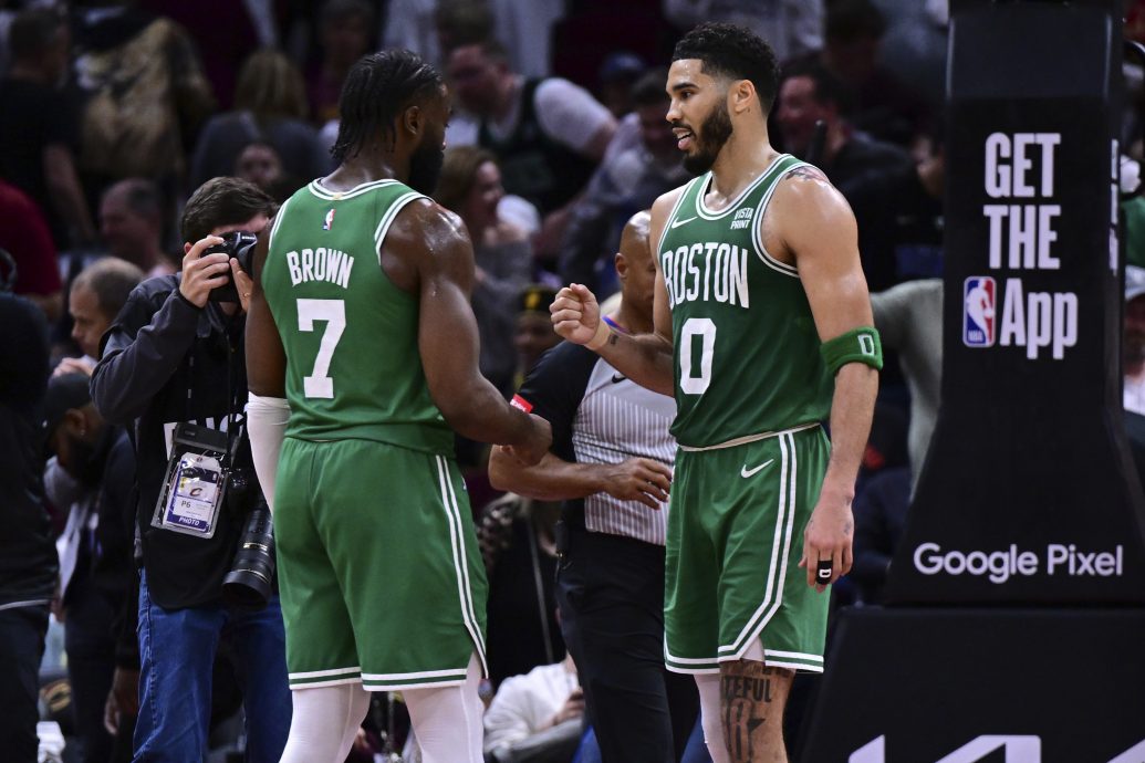 NBA季后赛半决赛| 客场挺过骑士绝地反扑 塞尔蒂人3比1“听牌”