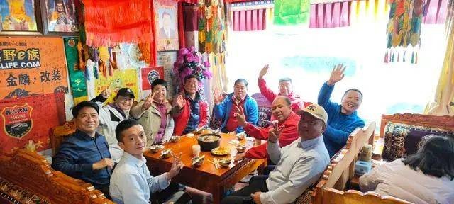 拼盘∕山东到拉萨大巴往返需20天 司机:臀得像铁一样硬