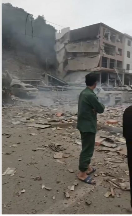 江西汽车维修店爆炸3死25伤 爆炸瞬间出现火球四层楼被夷为平地