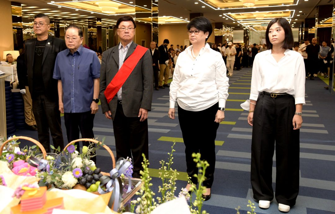 郑金炎出殡
