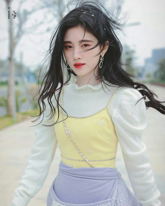 鞠婧祎陷续约纠纷 公司晒协议书本尊:没签过