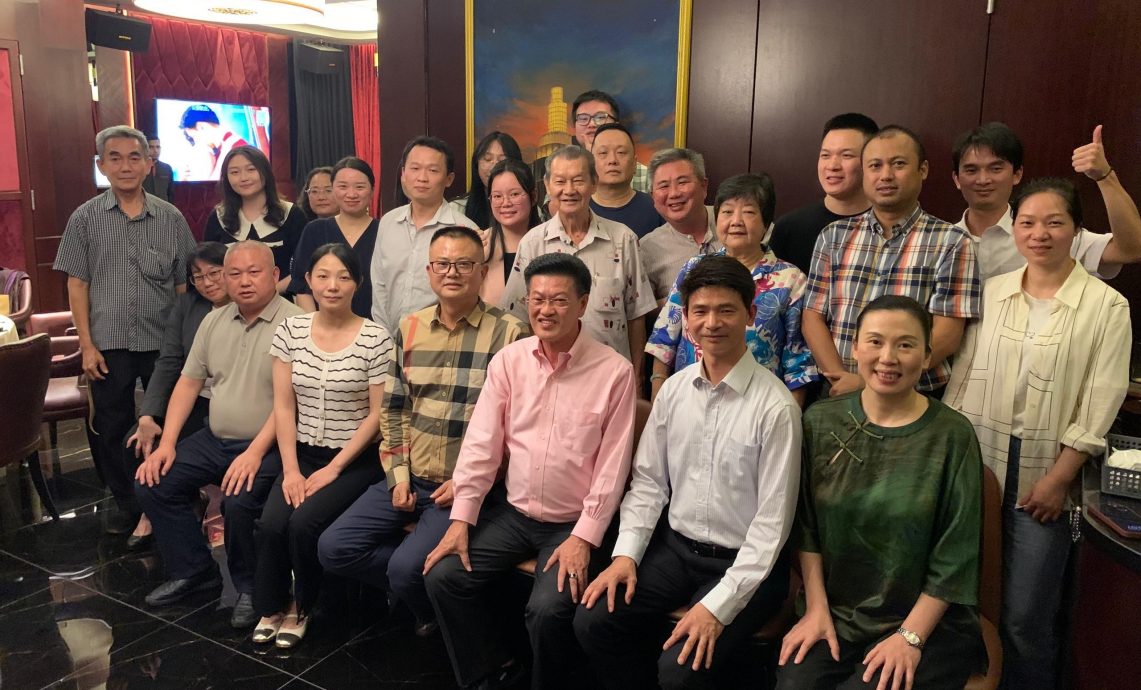 全国版:中国湖南5家茶企领导人与马来西亚茶叶商会交流