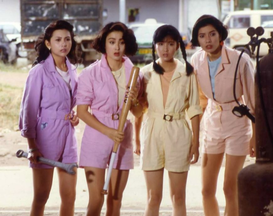 周慧敏隔30年重聚张敏 2冻龄女神同框超养眼