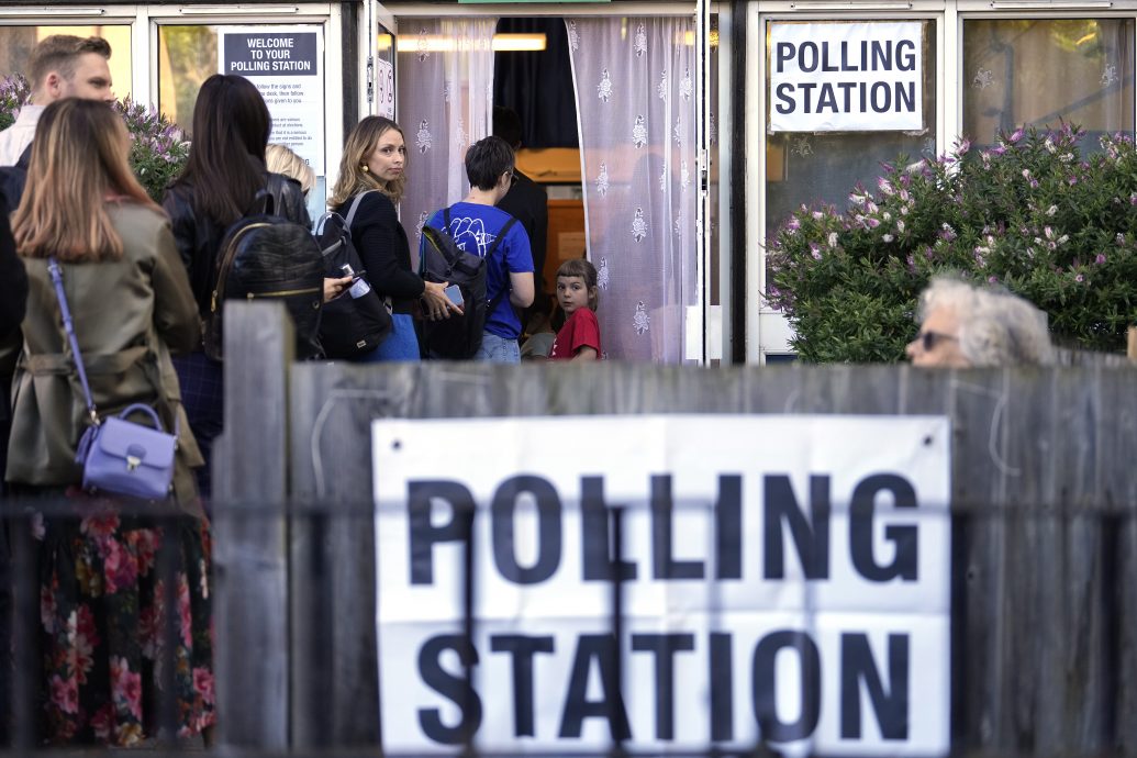 天下事主文)英国大选投票日 民调:工党将压倒性胜利