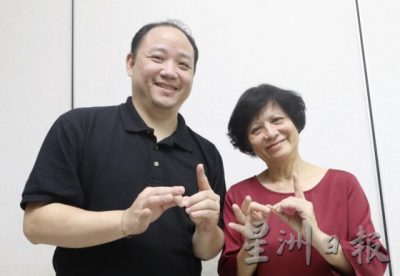 【聋人维权/02】手语通译员:行走的百科全书,在无声与有声世界筑起沟通桥梁!