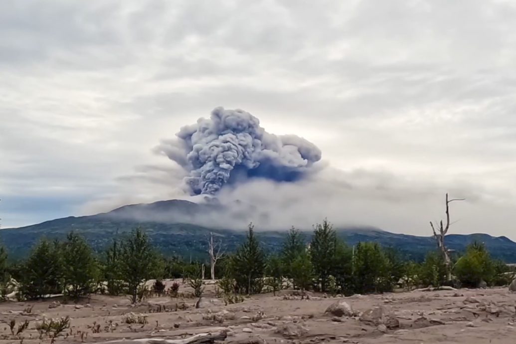 俄罗斯堪察加半岛7.0级强震引火山爆发 专家:恐9级地震先兆
