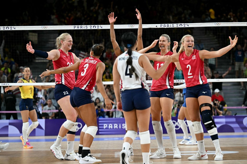 巴黎奥运会排球| 3比2力克宿敌巴西 美国女排决战意大利