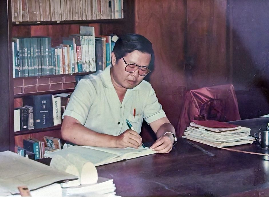 华小退休副校长尤山川主打爱与智慧的教育,栽培了6医生1工程师。