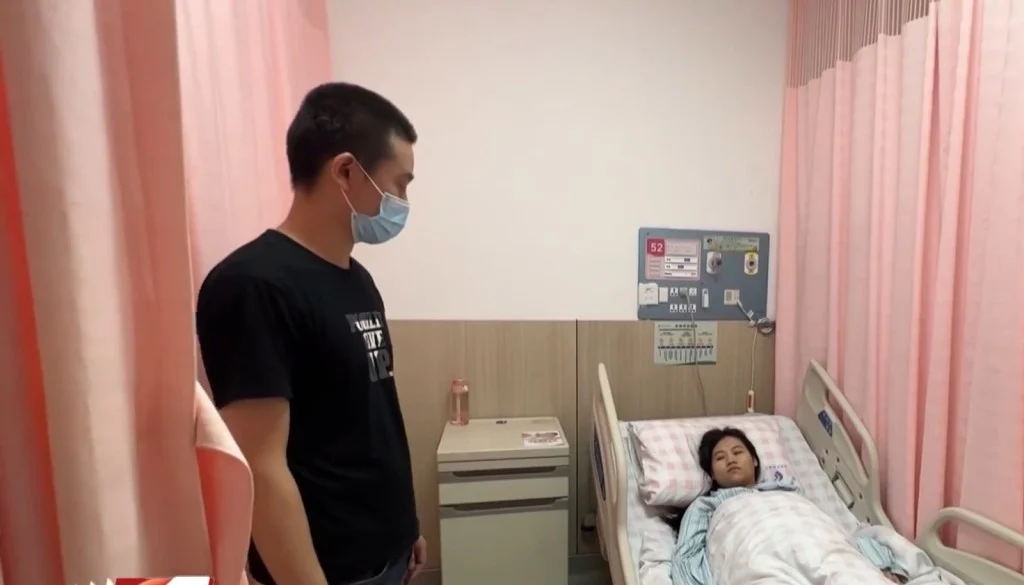 深圳二孩夫妻再生四胞胎 老公叹: 一下变八口家 压力巨大