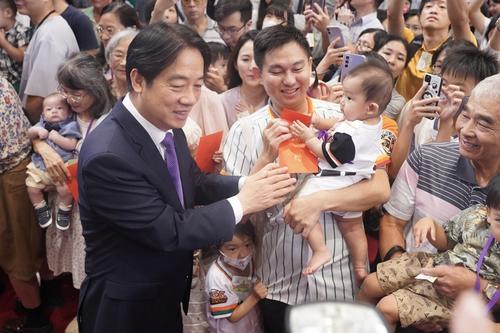 看世界/台总统鼓励生育:两个恰恰好、三个多么好