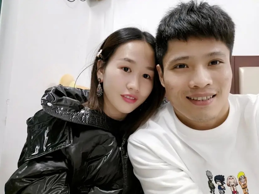 网民热议妻子是菜贩 奥运冠军:卖菜不可耻