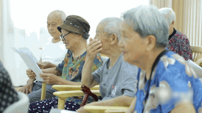 老龄少子化 中国幼稚园变身老人院