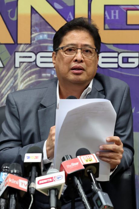 “建议移民局职员执勤禁用手机” 阿扎巴基:避免特设柜台引进外劳