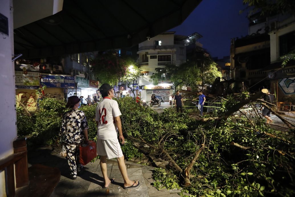 “摩羯”以超强台风级别在广东徐闻二次登陆,警惕极端风雨影响