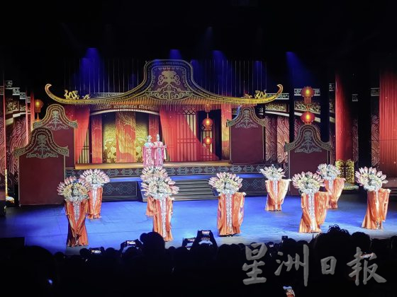 【中国】吃在广州──烧鹅乳鸽很好味,连粥水都很棒