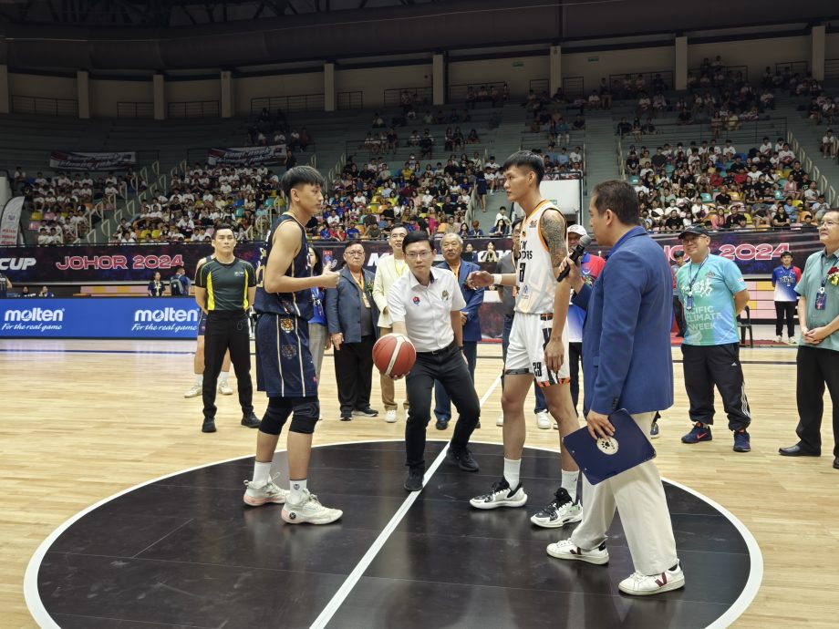 全国:体育:大马篮总元首杯揭幕 15队争夺冠军