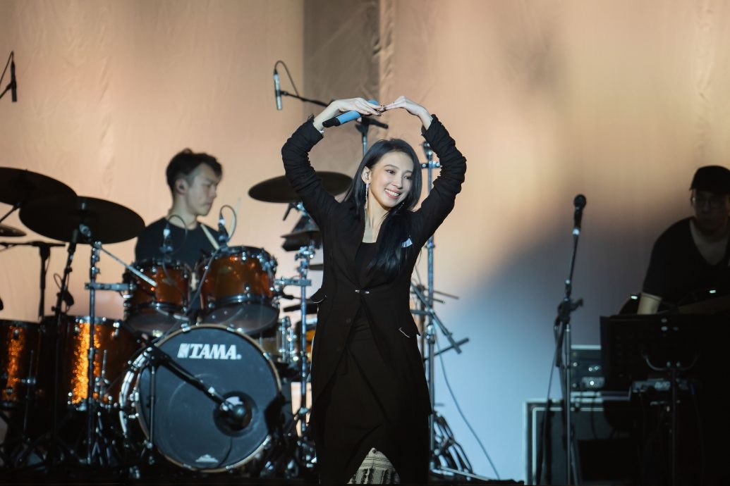 相隔17年为《花踪》演出 戴佩妮:我要回家了!