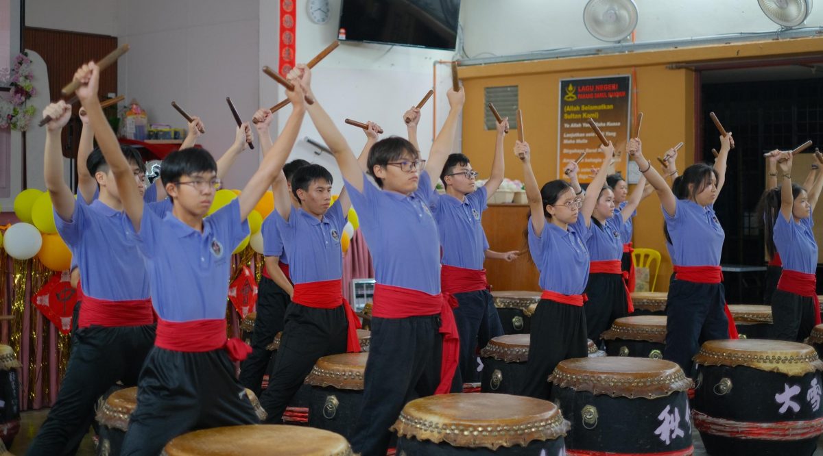东:年轻人版:关丹阿亦布爹中学中秋晚会