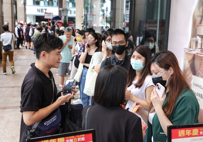 山陀儿登陆高雄 高雄港现破纪录17级强风