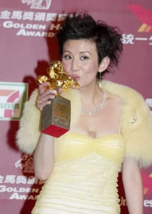 时隔21年入围金马影后 吴君如激动到像心脏病发