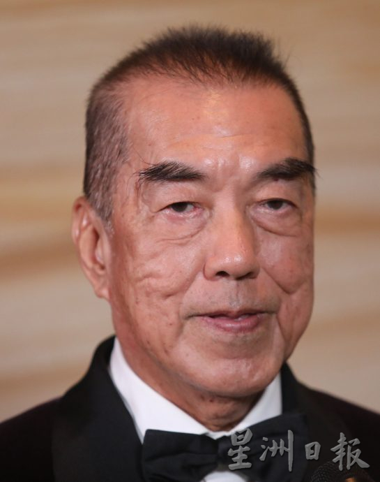 本报活动:马来西亚华人楷模推介暨金典名号之腾飞星企表彰之夜:三言两语:3名