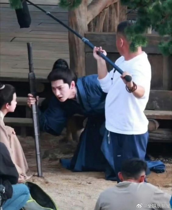 杨洋身高不合理?被方逸伦“压”一个头掀骂战