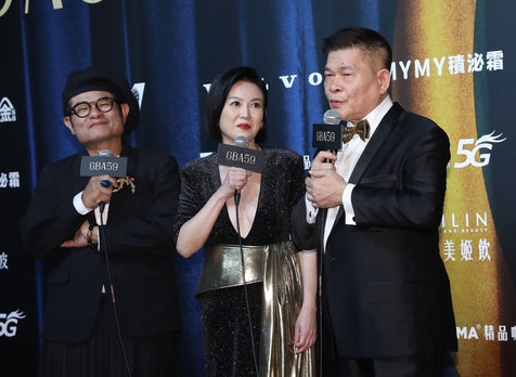 澎恰恰夺金钟奖一路爆哭 坦承激发还债动力