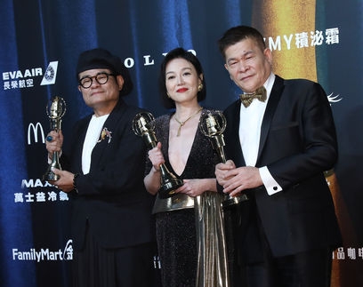 澎恰恰夺金钟奖一路爆哭 坦承激发还债动力