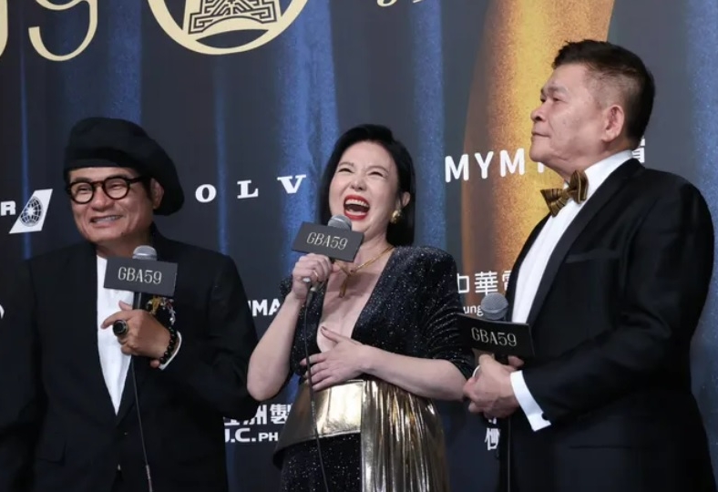 澎恰恰夺金钟奖一路爆哭 坦承激发还债动力