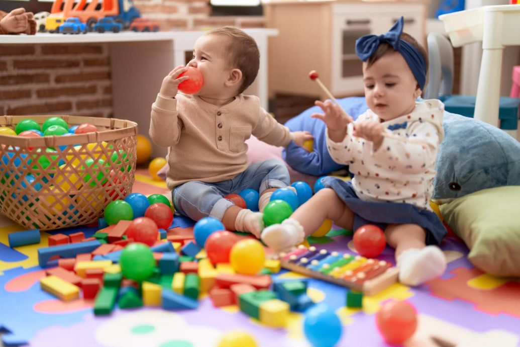 研究:幼时学双语可提高大脑沟通效率