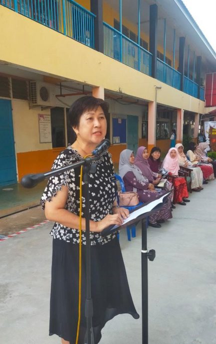(古城封底主文)学海主文:春风化雨三十载,情撒教坦不言悔!