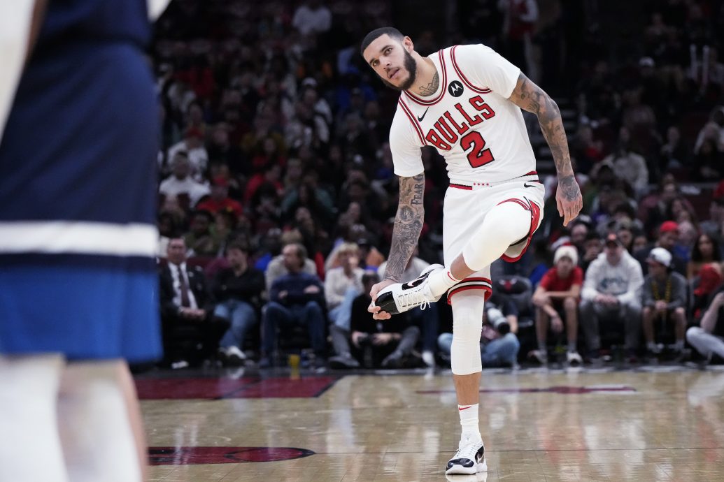NBA季前赛| 时隔千日重返球场 “球哥”坦承身体已不同