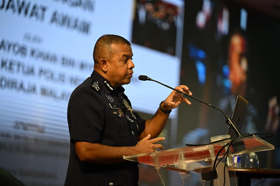 全国副总警长拿督斯里阿育汉披露,一些警官在打高尔夫球时,还进行下注。