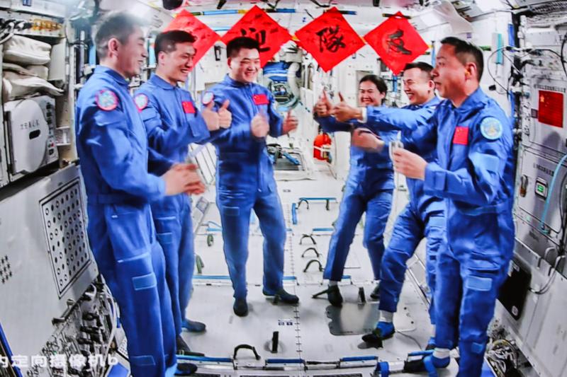 完成交接 神舟十八号太空人下周一返回地球